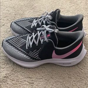 Nike Acalme Running Sneaker UEC